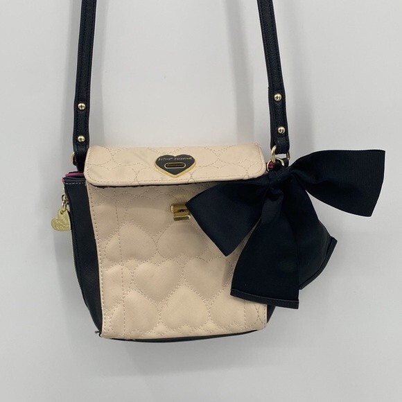 Betsey Johnson Women's Quilted Colorblock Bow Accent Crossbody Bag Cream Black - Picture 2 of 9